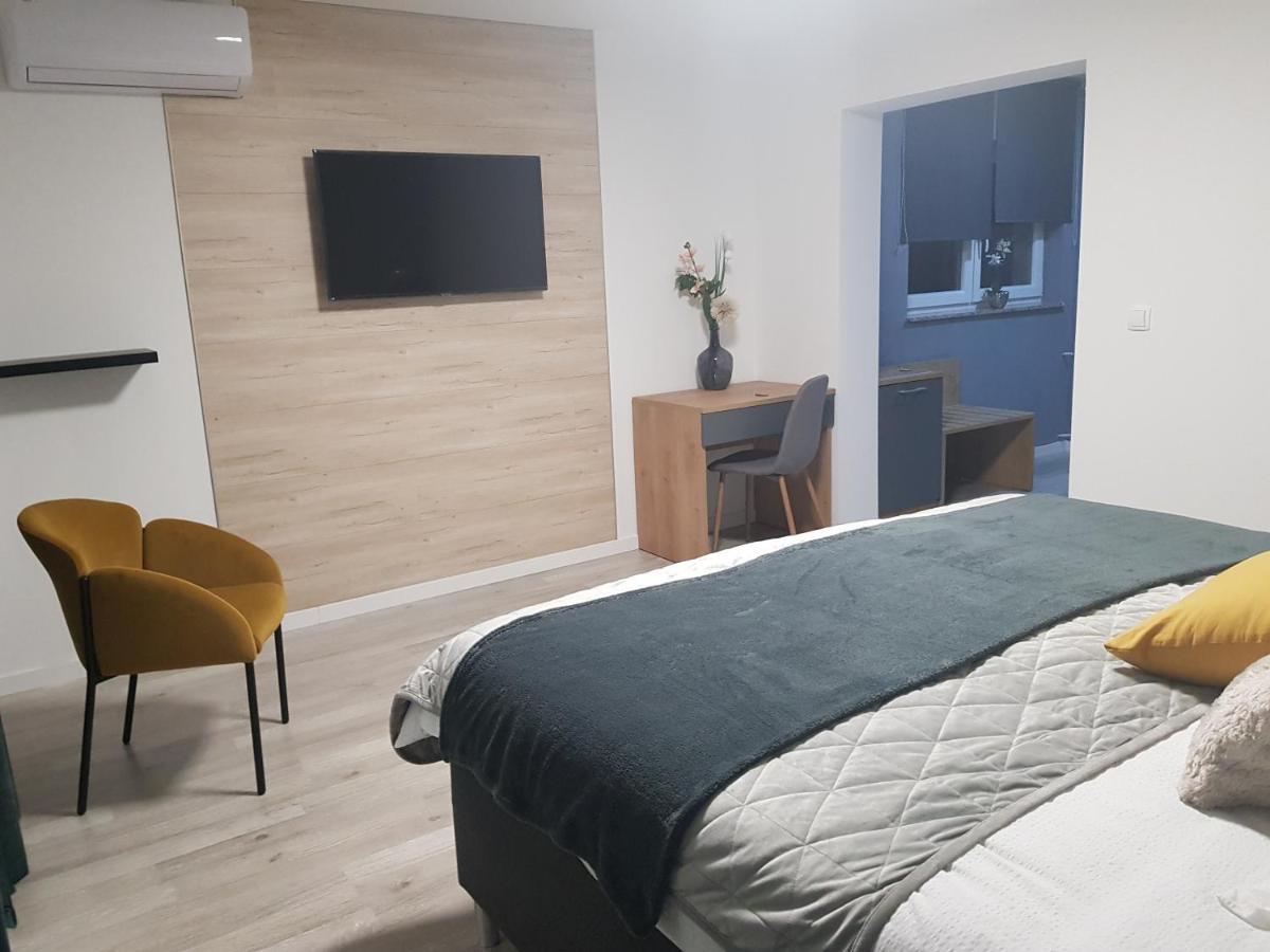 Rooms Vanteo Korenica Exterior photo