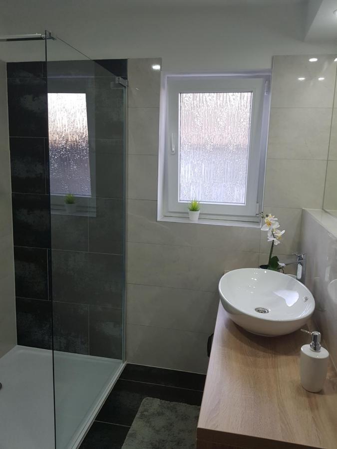 Rooms Vanteo Korenica Exterior photo